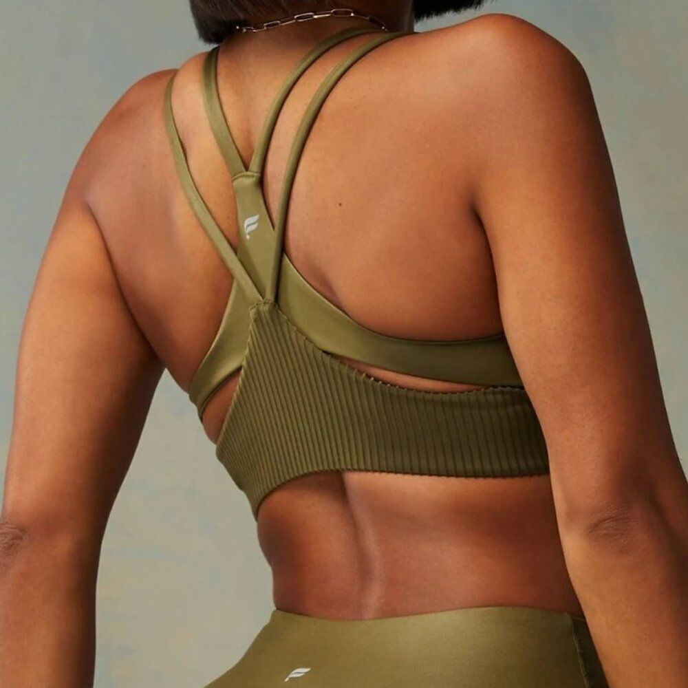 NWT Fabletics Principal Motion365+ Sports Bra in Green (Dark Moss) Size Small
